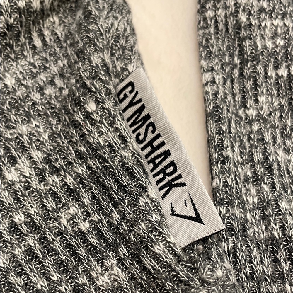 ☺️ Gymshark Charcoal Heather Cropped Hoodie - Picture 2 of 7